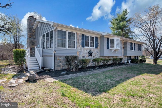 48 BELLE PLAINS RD, Fredericksburg, VA 22405