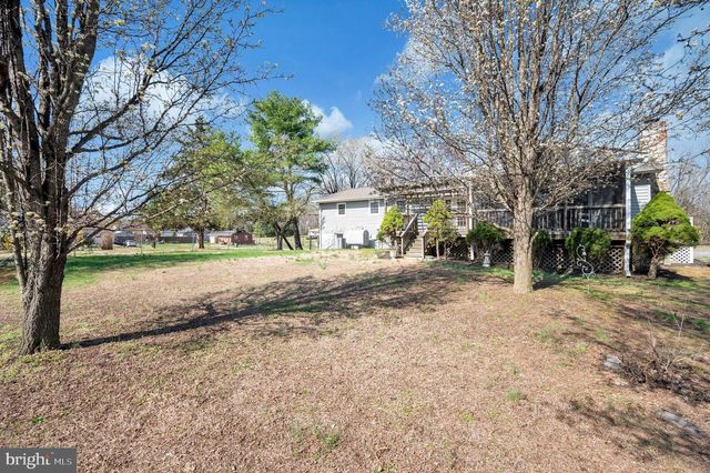 48 BELLE PLAINS RD, Fredericksburg, VA 22405