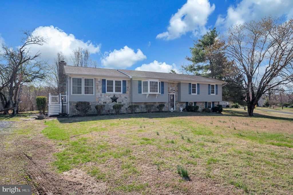 48 BELLE PLAINS RD, Fredericksburg, VA 22405