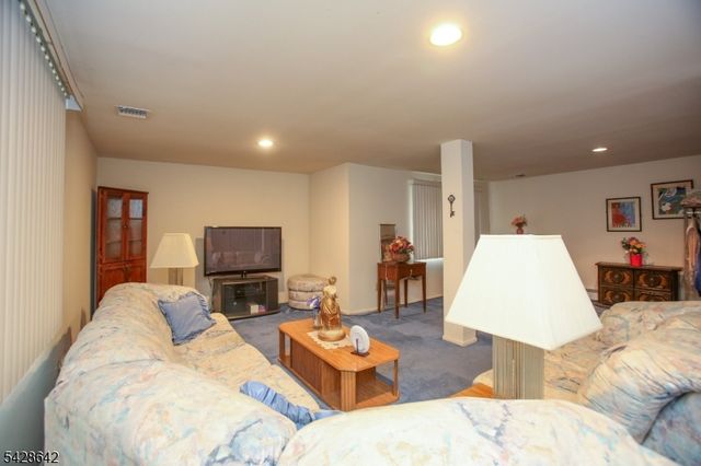 90 Frogtown Rd, Rockaway Twp., NJ 07866