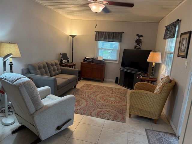 11815 WASHINGTON STREET, Seffner, FL 33584
