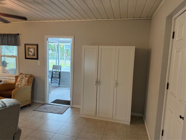 11815 WASHINGTON STREET, Seffner, FL 33584