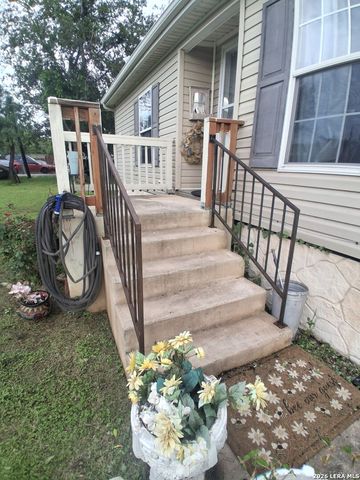 1025 COUNTY ROAD 3821, San Antonio, TX 78253