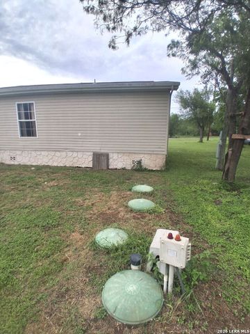 1025 COUNTY ROAD 3821, San Antonio, TX 78253