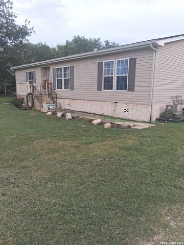 1025 COUNTY ROAD 3821, San Antonio, TX 78253