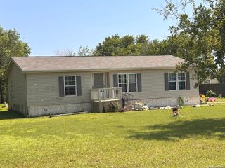 1025 COUNTY ROAD 3821, San Antonio, TX 78253