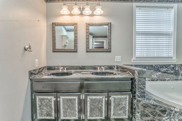 207 Carol Joyce Dr, Dalton, GA 30721