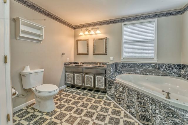 207 Carol Joyce Dr, Dalton, GA 30721