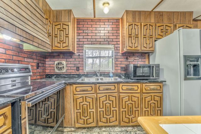 207 Carol Joyce Dr, Dalton, GA 30721