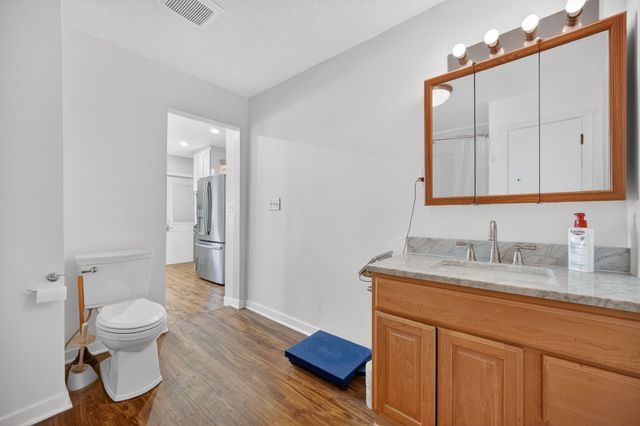 5415 NW Torgerson Drive, Des Moines, IA 50310