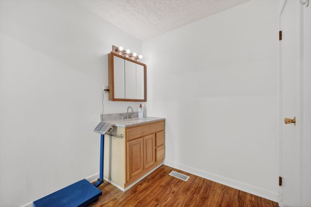 5415 NW Torgerson Drive, Des Moines, IA 50310