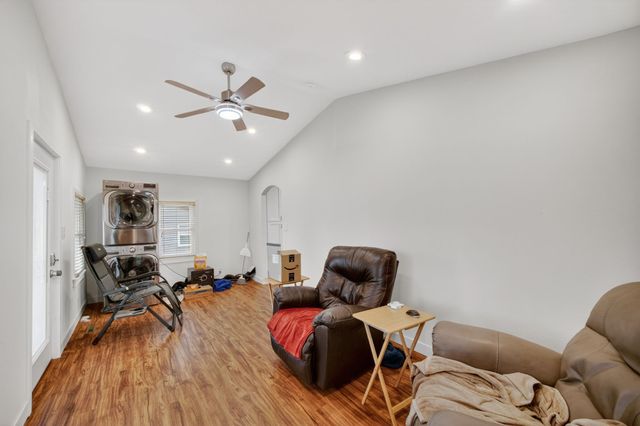 5415 NW Torgerson Drive, Des Moines, IA 50310