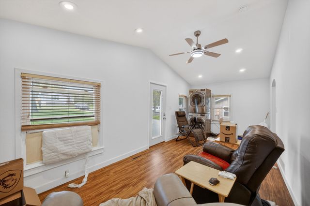 5415 NW Torgerson Drive, Des Moines, IA 50310