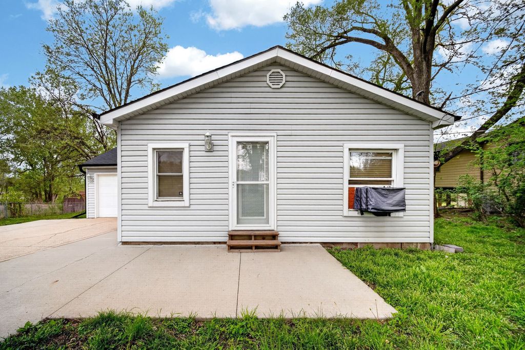5415 NW Torgerson Drive, Des Moines, IA 50310
