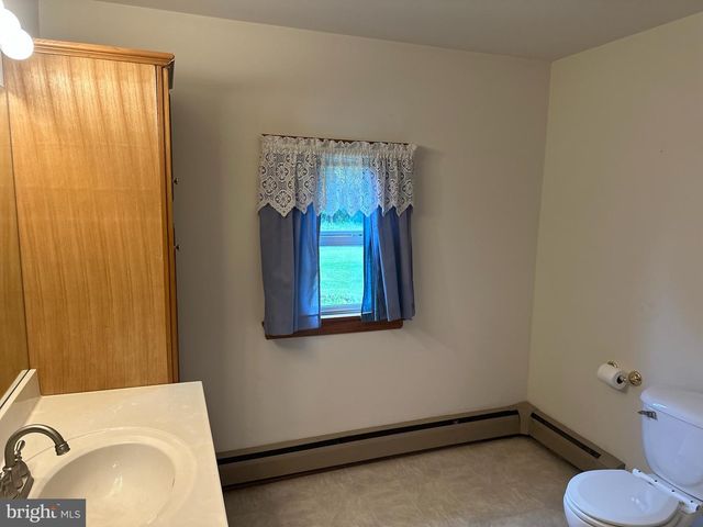 8062 COLEBROOK RD, Palmyra, PA 17078