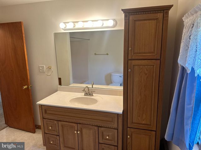 8062 COLEBROOK RD, Palmyra, PA 17078