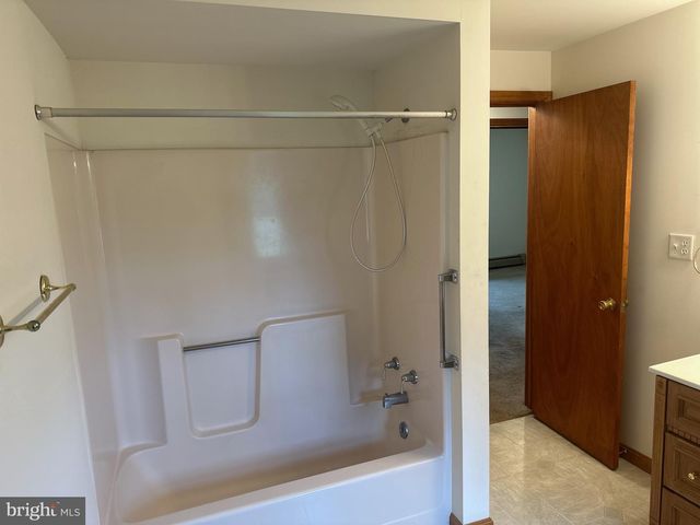 8062 COLEBROOK RD, Palmyra, PA 17078