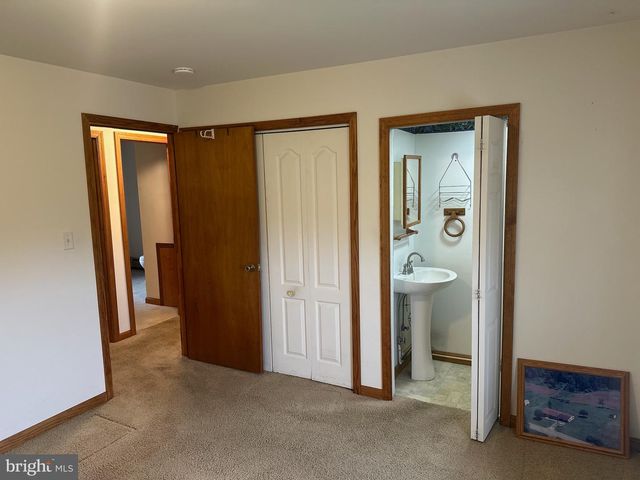 8062 COLEBROOK RD, Palmyra, PA 17078