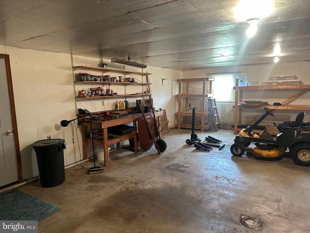 8062 COLEBROOK RD, Palmyra, PA 17078