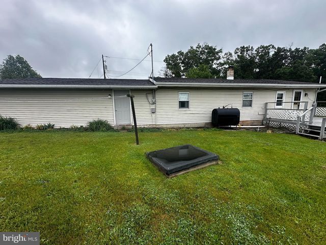 8062 COLEBROOK RD, Palmyra, PA 17078