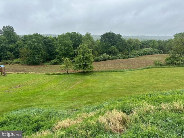 8062 COLEBROOK RD, Palmyra, PA 17078