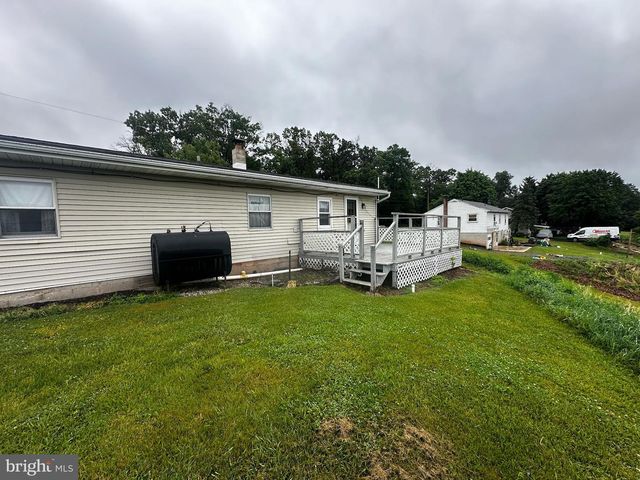 8062 COLEBROOK RD, Palmyra, PA 17078