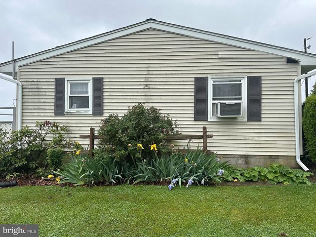 8062 COLEBROOK RD, Palmyra, PA 17078