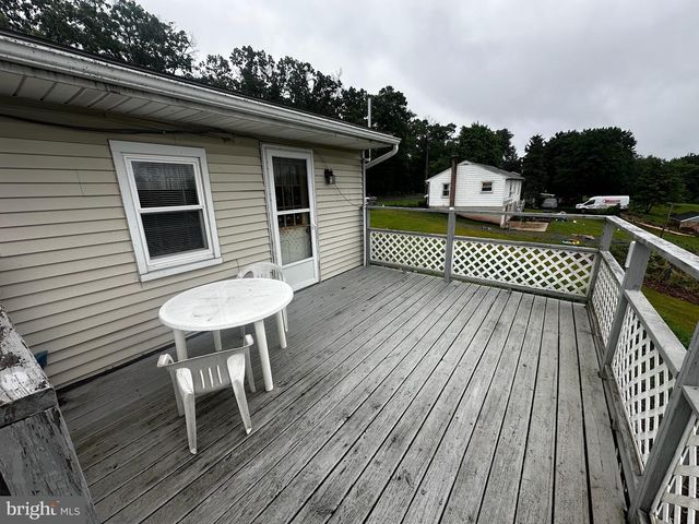 8062 COLEBROOK RD, Palmyra, PA 17078