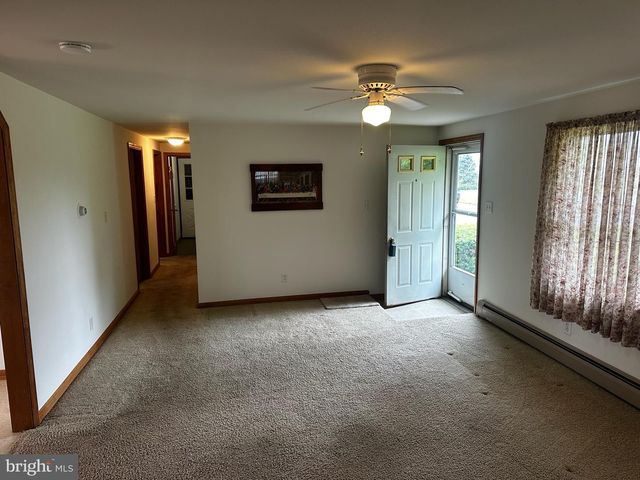 8062 COLEBROOK RD, Palmyra, PA 17078