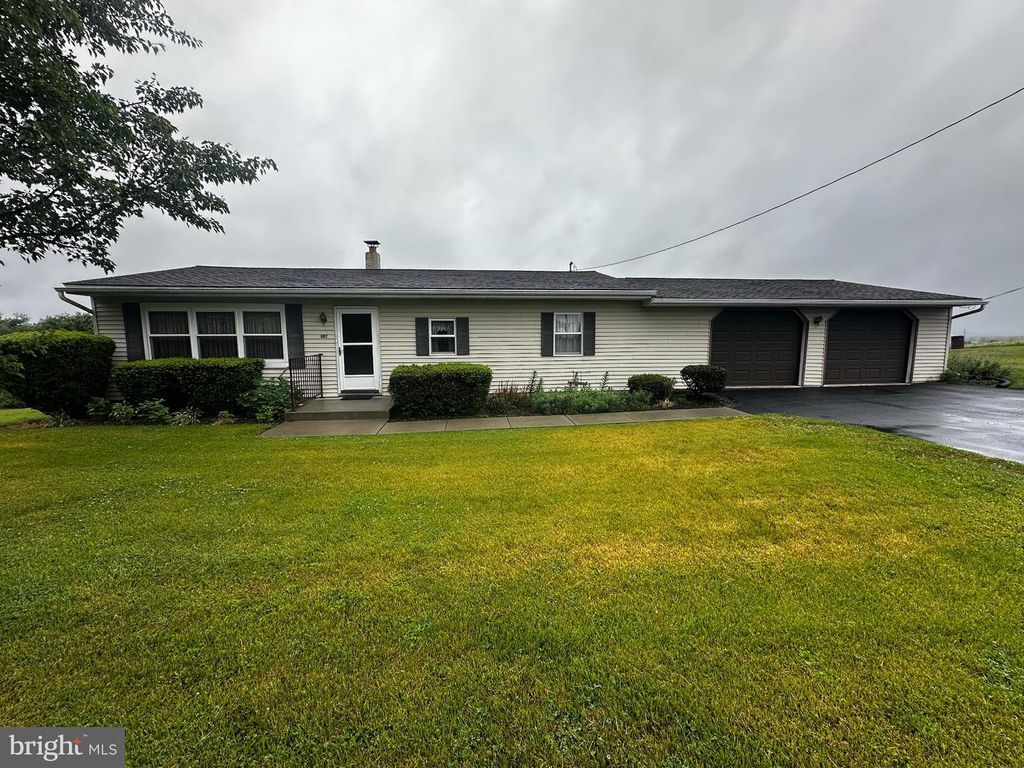 8062 COLEBROOK RD, Palmyra, PA 17078