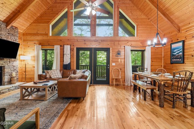 3516 Sand Ridge Way, Pigeon Forge, TN 37863