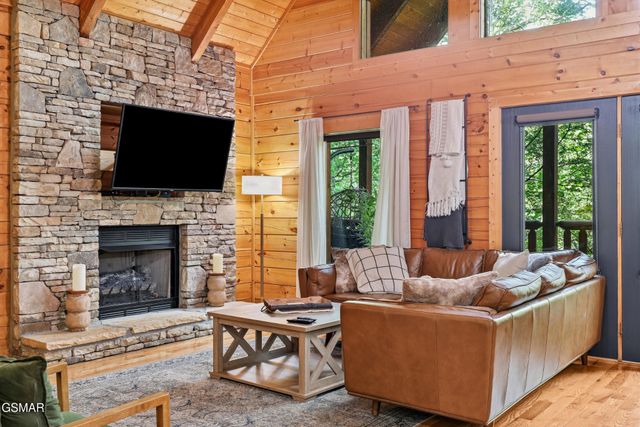 3516 Sand Ridge Way, Pigeon Forge, TN 37863