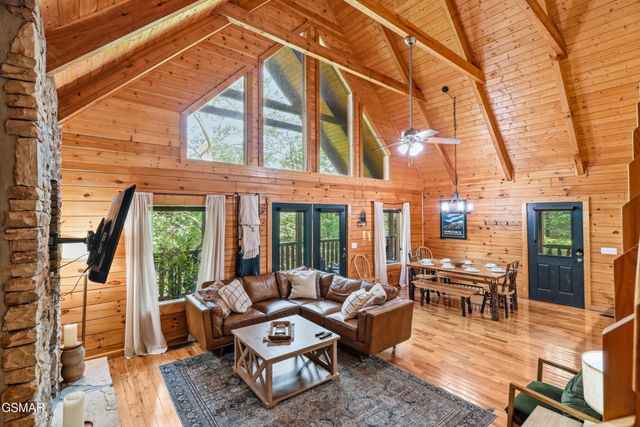 3516 Sand Ridge Way, Pigeon Forge, TN 37863