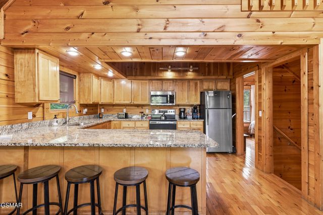 3516 Sand Ridge Way, Pigeon Forge, TN 37863