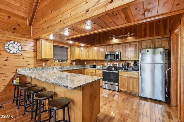 3516 Sand Ridge Way, Pigeon Forge, TN 37863