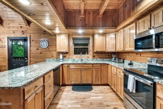 3516 Sand Ridge Way, Pigeon Forge, TN 37863