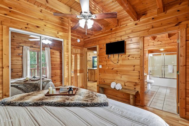 3516 Sand Ridge Way, Pigeon Forge, TN 37863