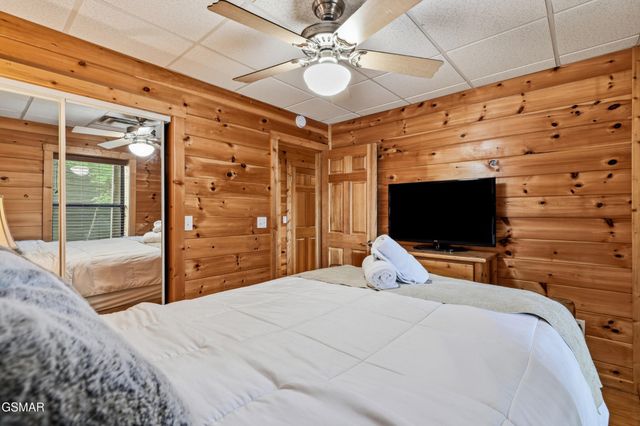 3516 Sand Ridge Way, Pigeon Forge, TN 37863