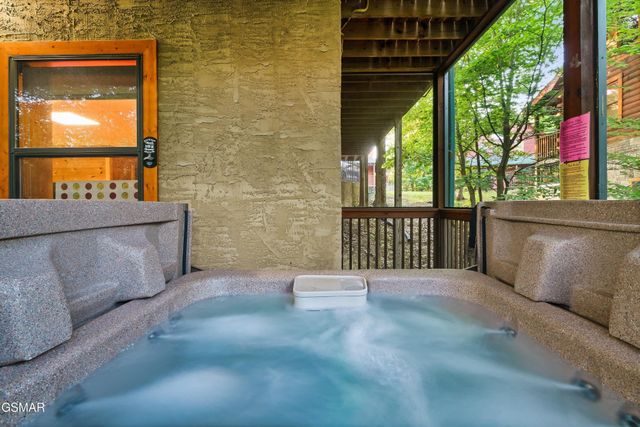 3516 Sand Ridge Way, Pigeon Forge, TN 37863