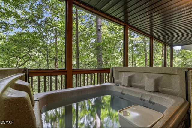 3516 Sand Ridge Way, Pigeon Forge, TN 37863