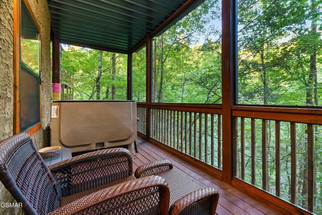 3516 Sand Ridge Way, Pigeon Forge, TN 37863