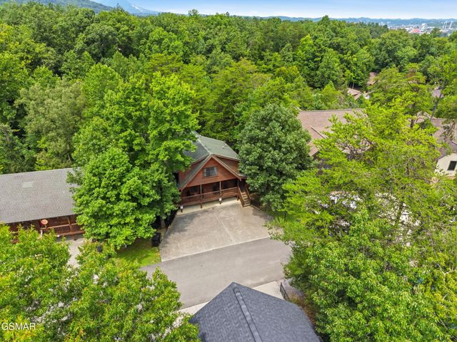 3516 Sand Ridge Way, Pigeon Forge, TN 37863