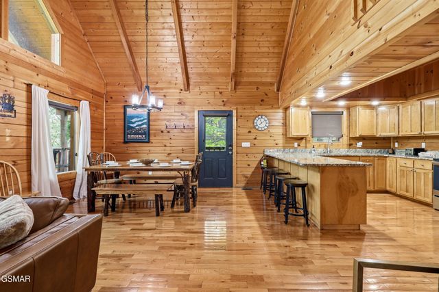 3516 Sand Ridge Way, Pigeon Forge, TN 37863