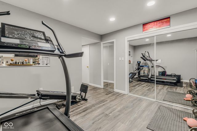 2090 Thriving Drive, Columbus, IN 47201