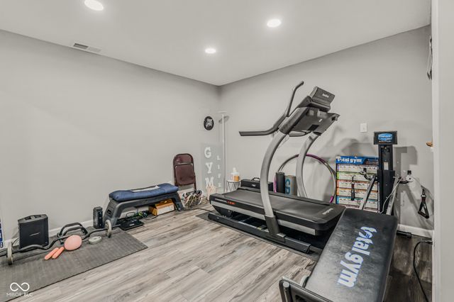 2090 Thriving Drive, Columbus, IN 47201