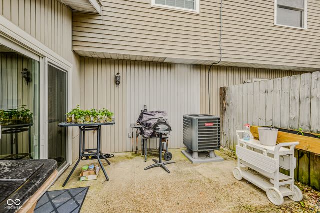 2090 Thriving Drive, Columbus, IN 47201