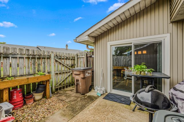 2090 Thriving Drive, Columbus, IN 47201