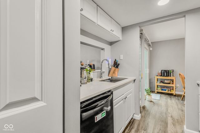 2090 Thriving Drive, Columbus, IN 47201
