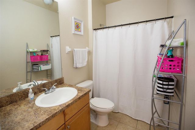 1235 SW 9TH ROAD 101, Gainesville, FL 32601