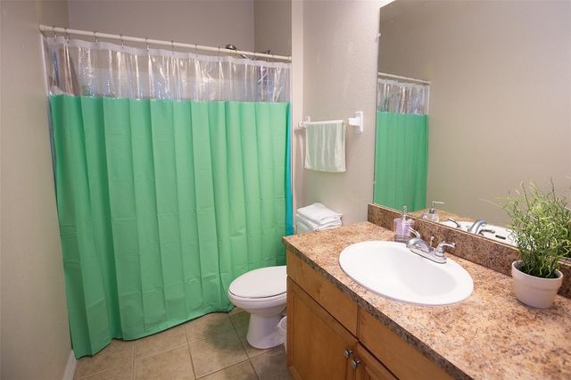 1235 SW 9TH ROAD 101, Gainesville, FL 32601